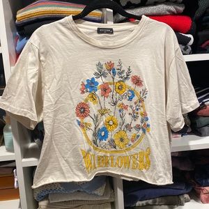 Oversized cropped t shirt with wildflower design